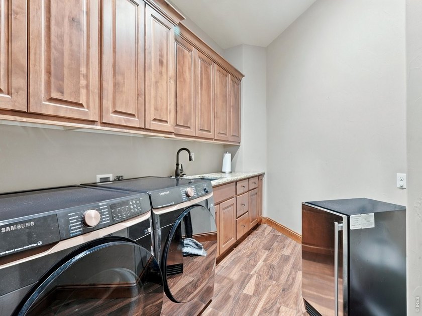 Rare opportunity to own a custom home with an incredible 10-car - photo 36