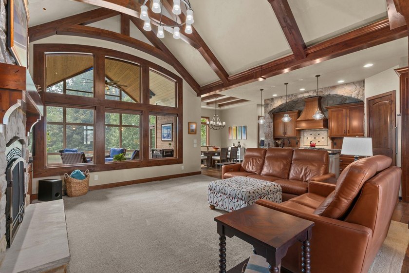Custom Ranch home in West Neenah. Nearly half an acre of - photo 3