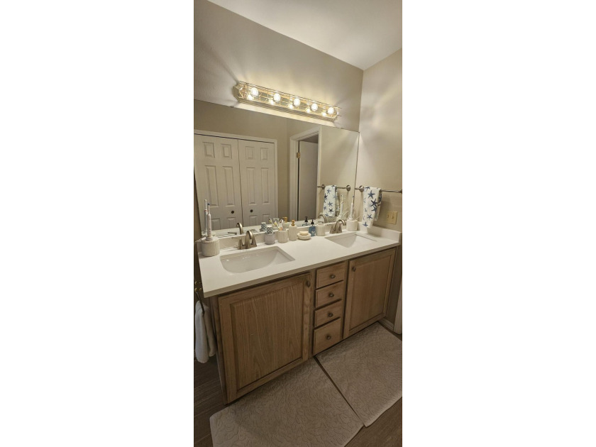 NEW VANITIES AND FIXTURES IN ALL 3 BATHROOMS! New glass shower - photo 14