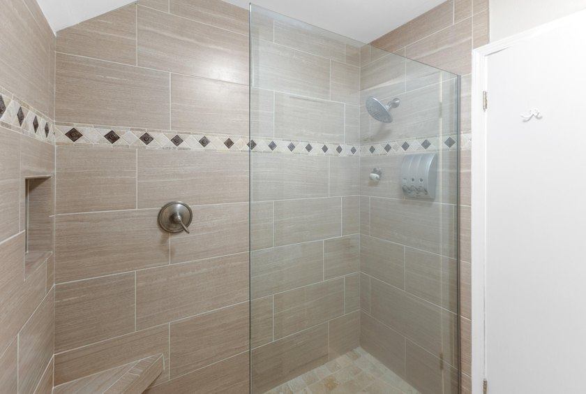 NEW VANITIES AND FIXTURES IN ALL 3 BATHROOMS! New glass shower - photo 15