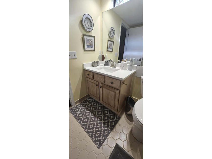 NEW VANITIES AND FIXTURES IN ALL 3 BATHROOMS! New glass shower - photo 20