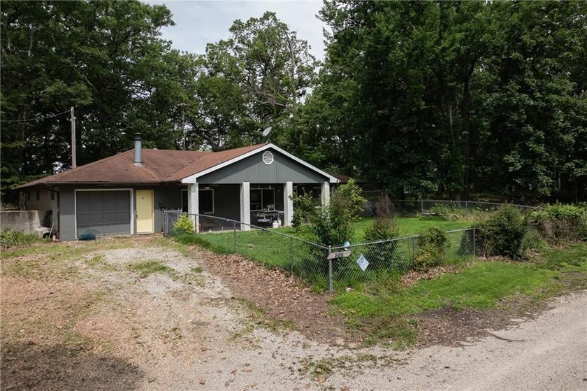 Welcome to this charming 3-bedroom, 2-bath home nestled near - photo 5