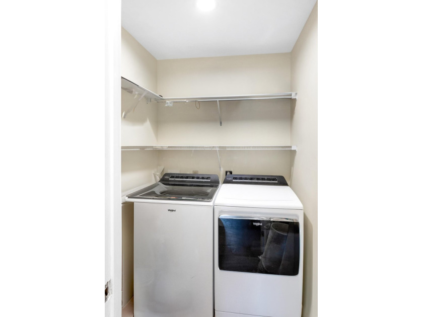 NEW VANITIES AND FIXTURES IN ALL 3 BATHROOMS! New glass shower - photo 30