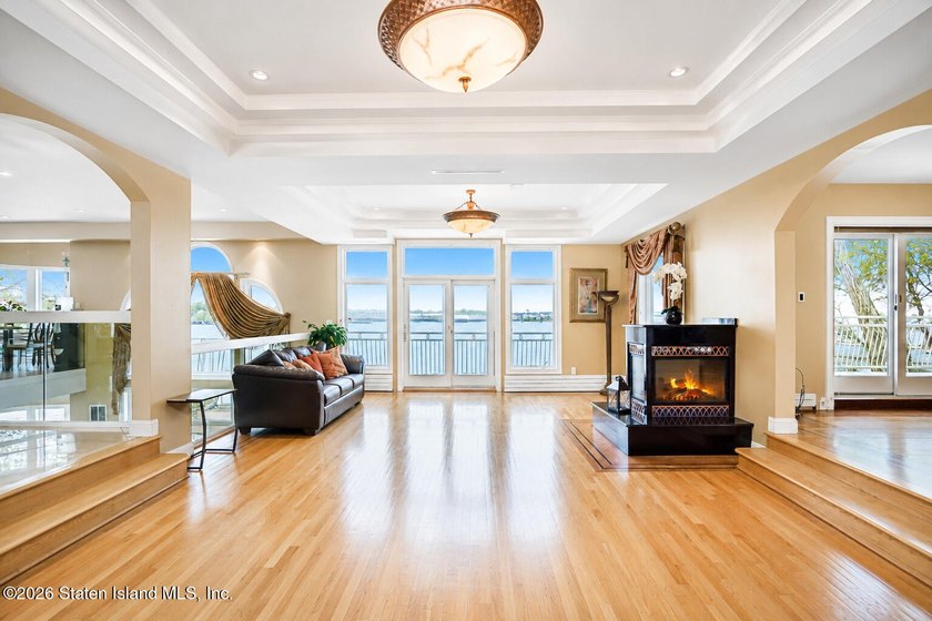 Exceptional waterfront estate with private dock and over 700 - photo 36