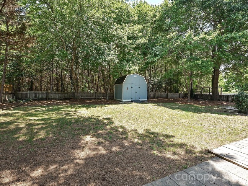 Imagine relaxing on your oversized, covered back deck - photo 38
