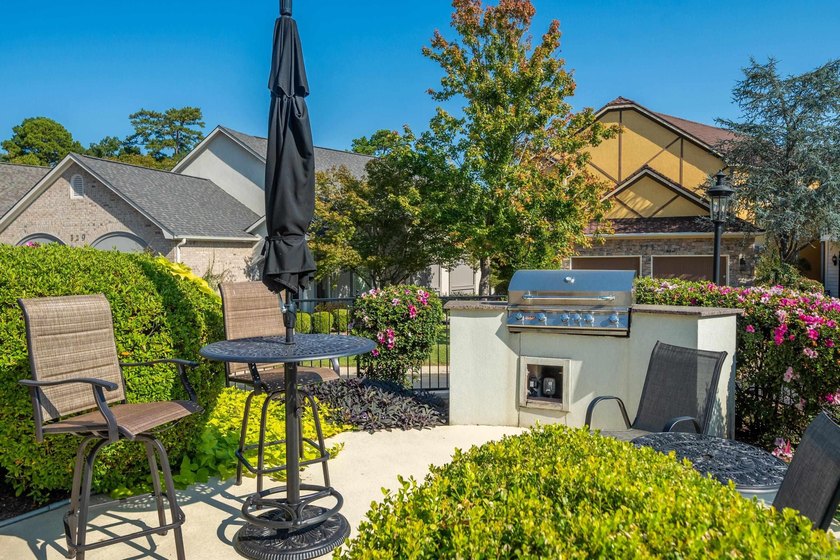 Lake Hamilton luxury living at it's finest awaits at beautiful - photo 8