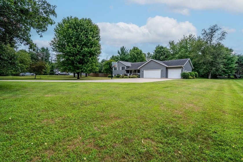Great opportunity to live in a desirable area of Strum WI! This - photo 39