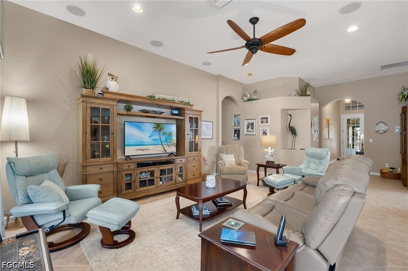 Welcome to a captivating 3-bedroom, 2-bathroom home nestled - photo 4