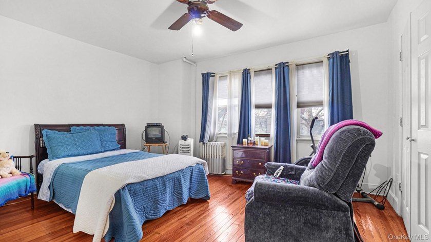 Welcome home! Discover the perfect Blend of space, comfort, and - photo 11