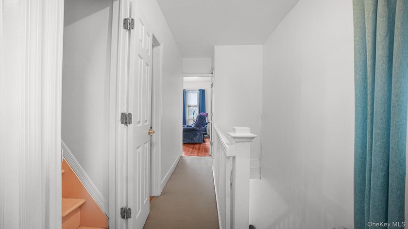 Welcome home! Discover the perfect Blend of space, comfort, and - photo 14