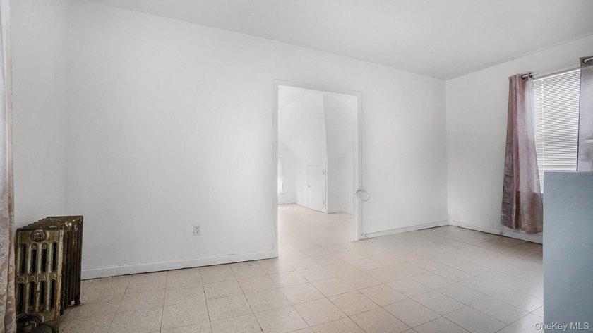 Welcome home! Discover the perfect Blend of space, comfort, and - photo 18