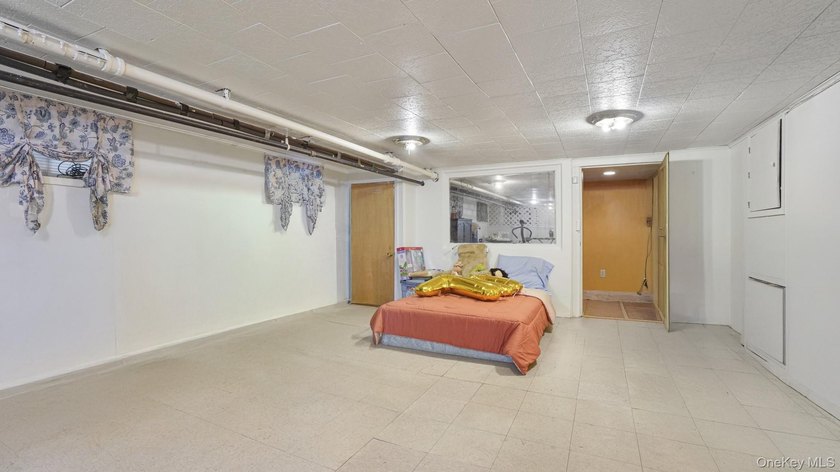 Welcome home! Discover the perfect Blend of space, comfort, and - photo 20
