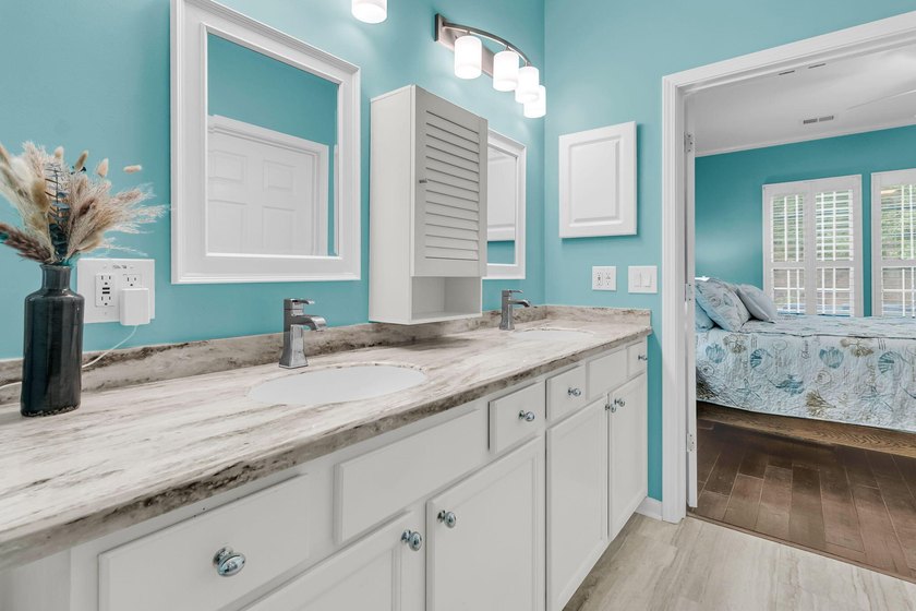 Pristinely-kept, and featuring many home upgrades not often seen - photo 22