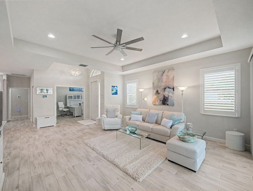 Welcome to this beautifully upgraded 2-bedroom + Den, 2-bathroom - photo 10