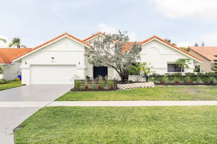 The only Diamond Model/largest floor plan for sale currently in - photo 3