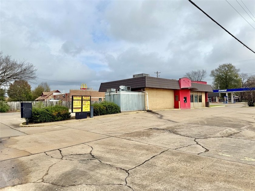 Prime commercial opportunity in one of Russellville's busiest - photo 10
