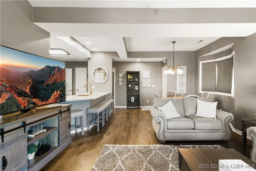 Welcome to your dream retreat! This immaculate 3-bedroom, 2-bath - photo 12