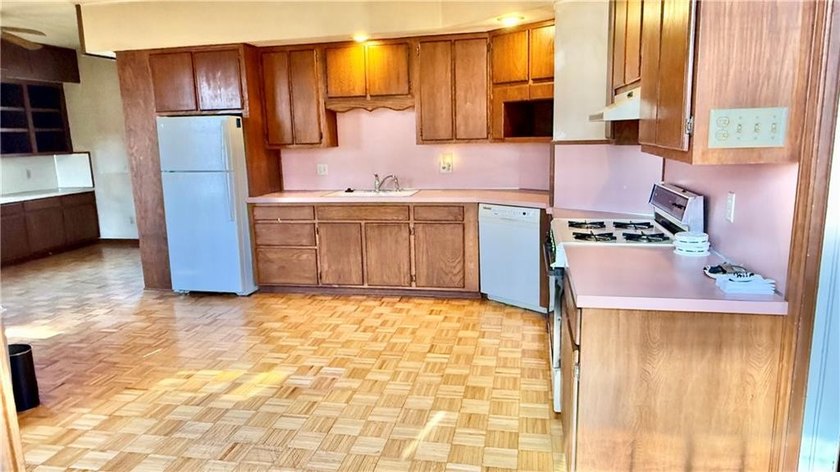 Charming Historic Home Just Off the Parkway .Discover this - photo 12