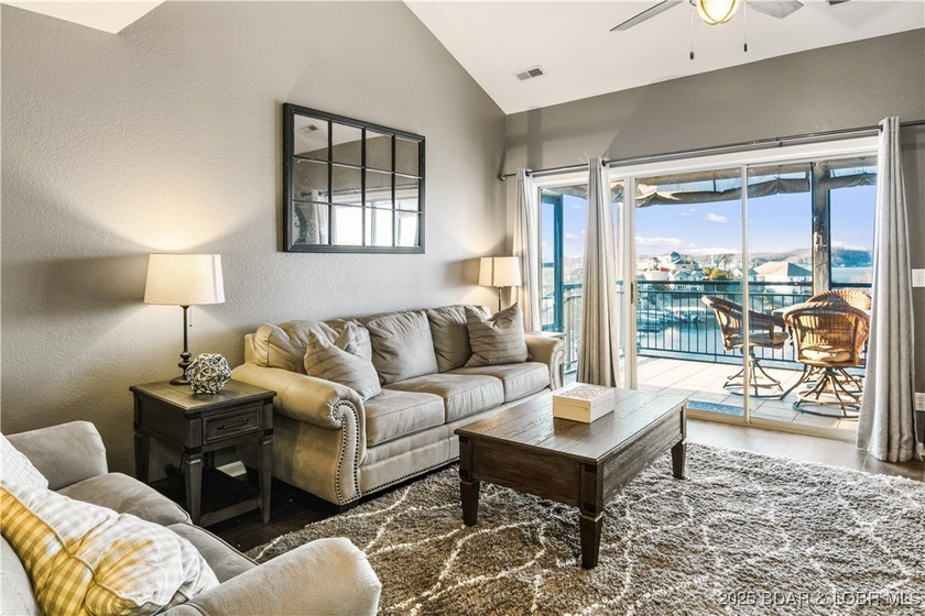 Welcome to your dream retreat! This immaculate 3-bedroom, 2-bath - photo 17
