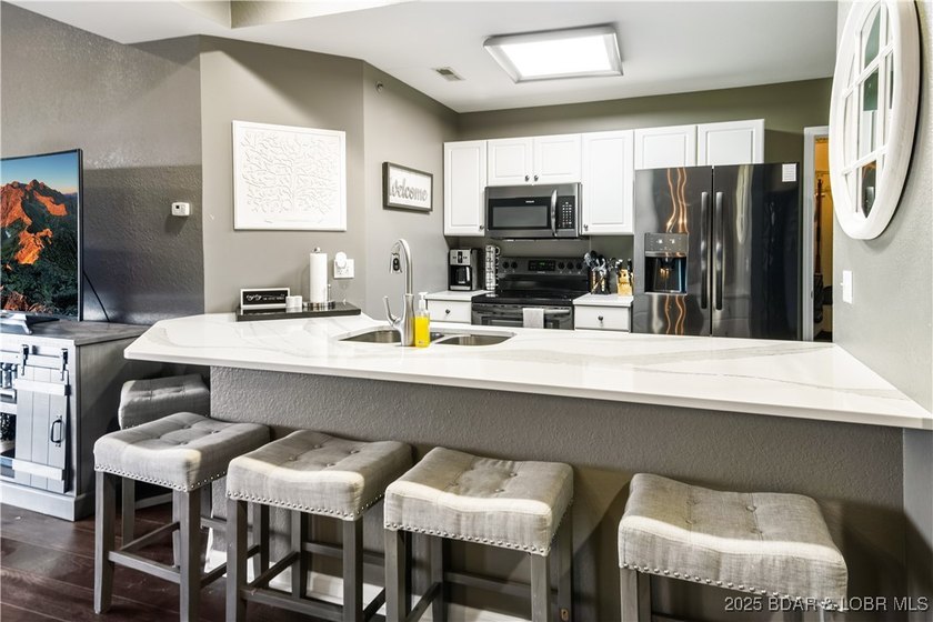 Welcome to your dream retreat! This immaculate 3-bedroom, 2-bath - photo 28