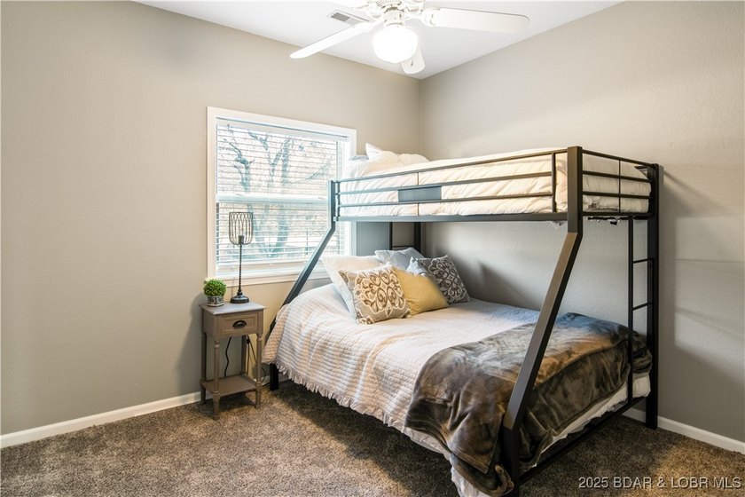 Welcome to your dream retreat! This immaculate 3-bedroom, 2-bath - photo 31
