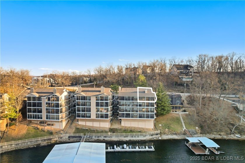 Welcome to your dream retreat! This immaculate 3-bedroom, 2-bath - photo 39