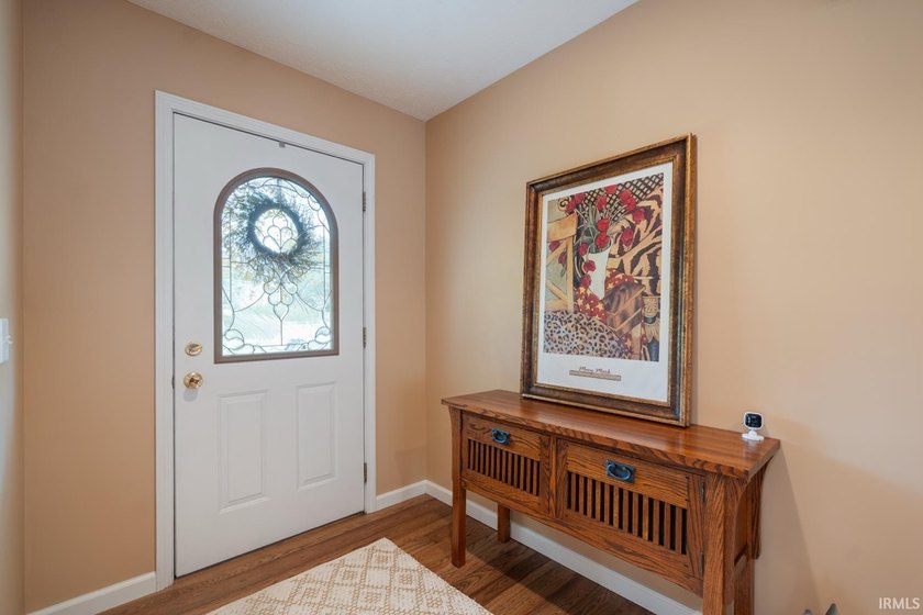 Welcome to waterfront living at its finest! This beautifully - photo 3