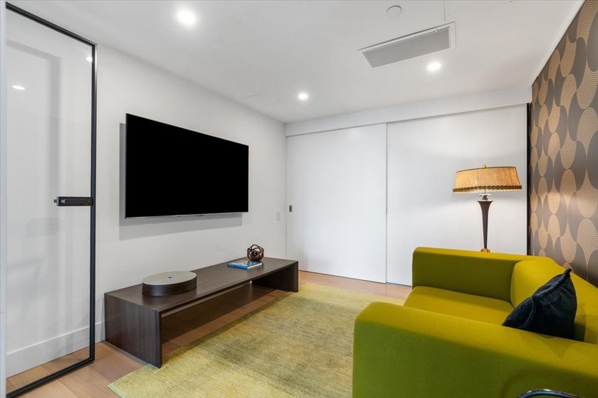 Masterfully reimagined by acclaimed architectural firm - photo 19