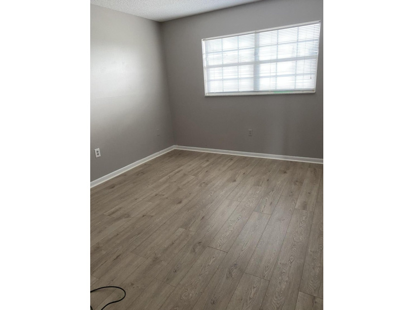 WOW! Upgraded 2/2 Waterfront Condo with FABULOUS VIEWS of - photo 4