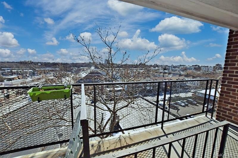 Location, Location, Location! Come and view this Warm and Sunny - photo 7