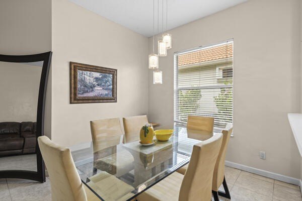 Welcome to Lake Charles in St. Lucie West! This well maintained - photo 12