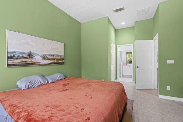 Welcome to Lake Charles in St. Lucie West! This well maintained - photo 18