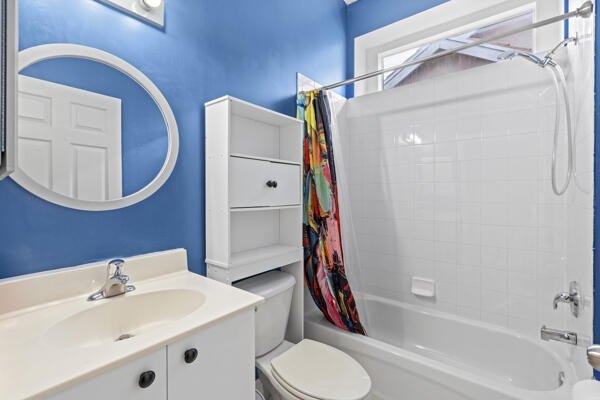 Welcome to Lake Charles in St. Lucie West! This well maintained - photo 27