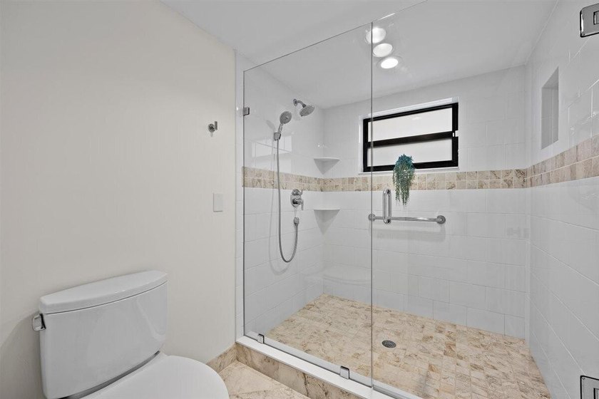 Immaculate and move in ready, this light and bright first floor - photo 28