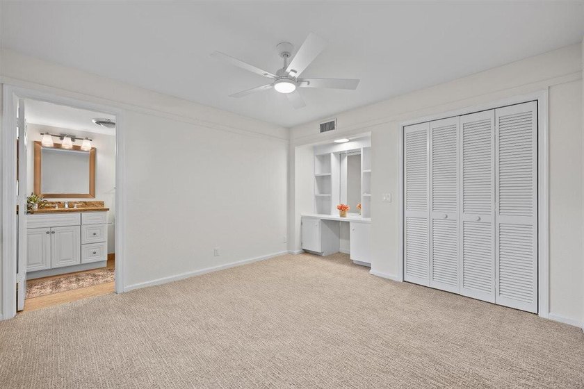 Immaculate and move in ready, this light and bright first floor - photo 30