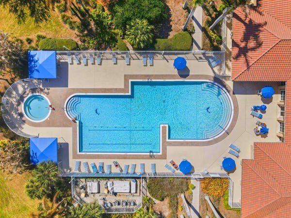 Welcome to Lake Charles in St. Lucie West! This well maintained - photo 38