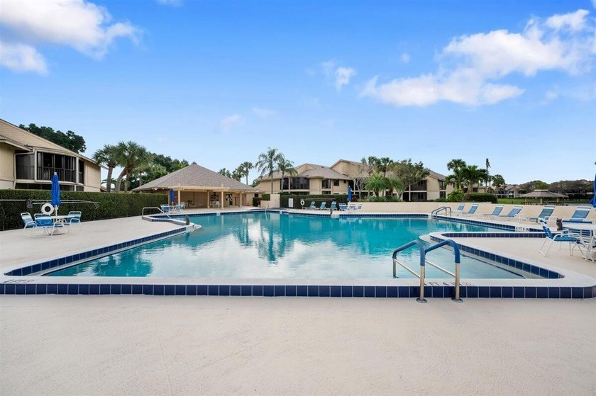 Immaculate and move in ready, this light and bright first floor - photo 47