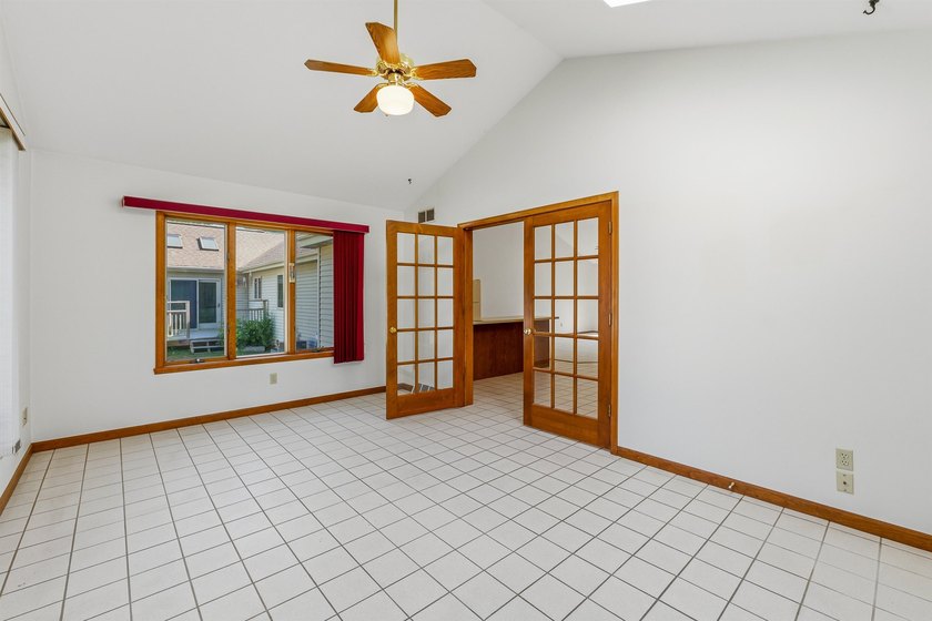 Spacious, open concept 2bed/2bath ranch style condo on the SE - photo 9