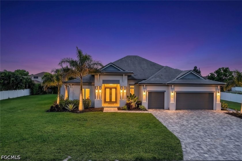 Welcome to luxury living at its finest! This exceptional 5 - photo 3