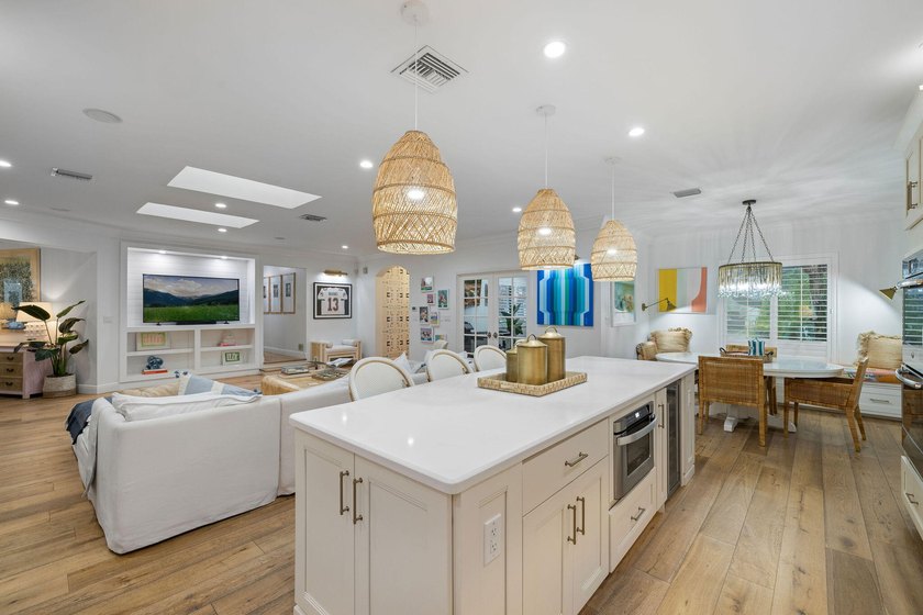 Experience effortless coastal luxury in this one-of-a-kind - photo 18