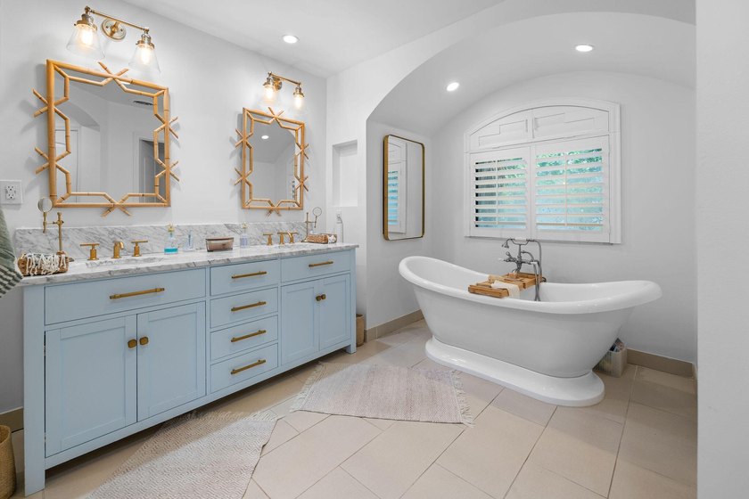Experience effortless coastal luxury in this one-of-a-kind - photo 34