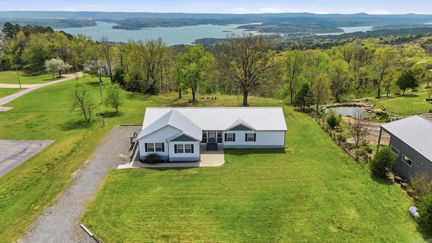 This property offers the perfect opportunity for a relaxing lake - photo 50
