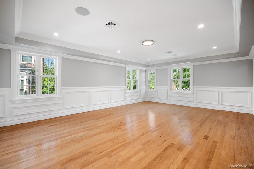 Welcome to an architectural masterpiece set in the heart of - photo 10
