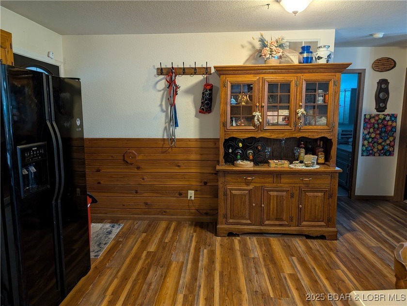 What a lovely family home with large rooms so close to the Lake - photo 14