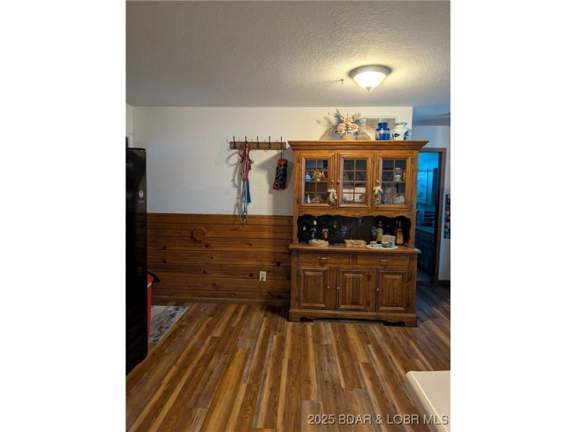 What a lovely family home with large rooms so close to the Lake - photo 15