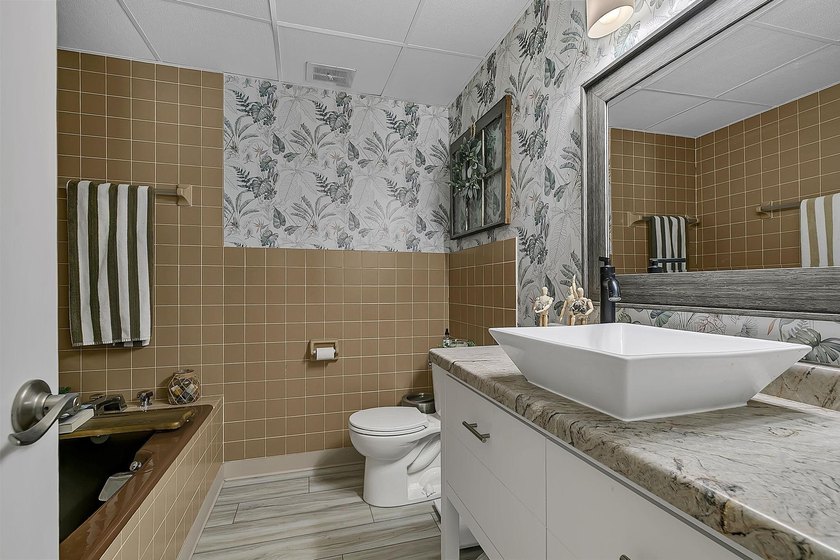 Beautifully updated 2-bedroom, 2-bath condo offering 1,170 - photo 17