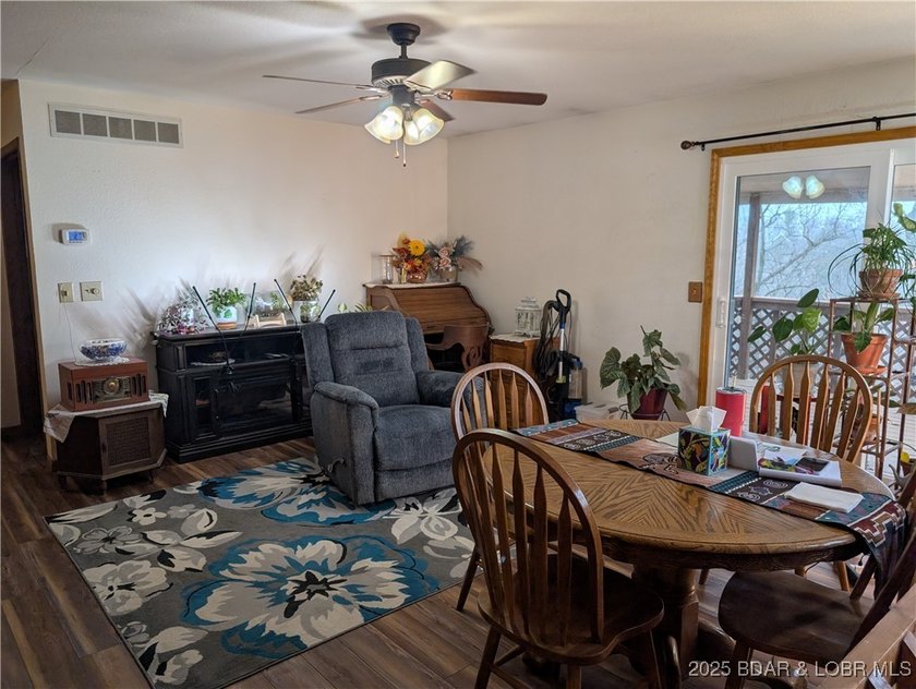 What a lovely family home with large rooms so close to the Lake - photo 21
