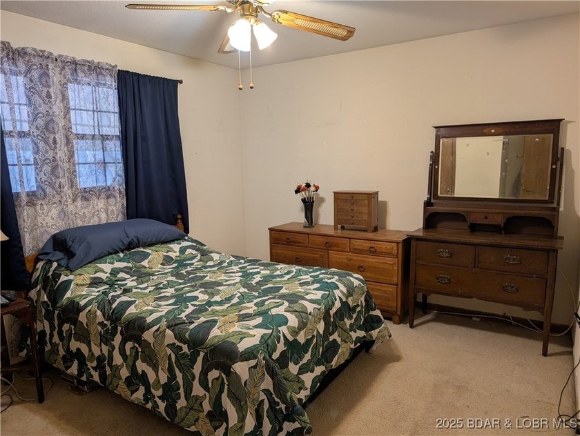 What a lovely family home with large rooms so close to the Lake - photo 26
