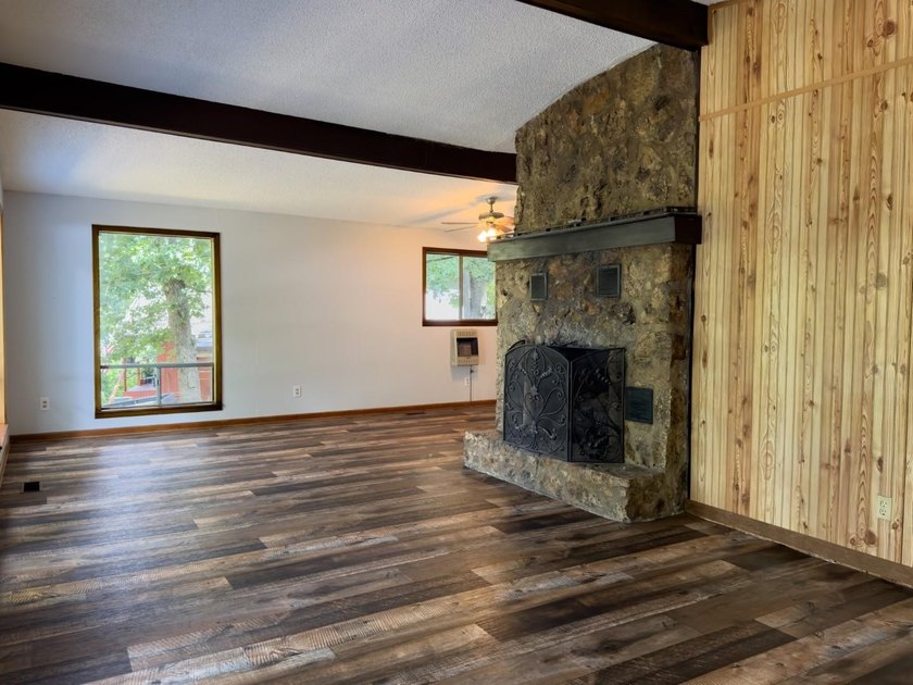 Here is your opportunity to own a charming 2-bedroom, 1-bath - photo 6