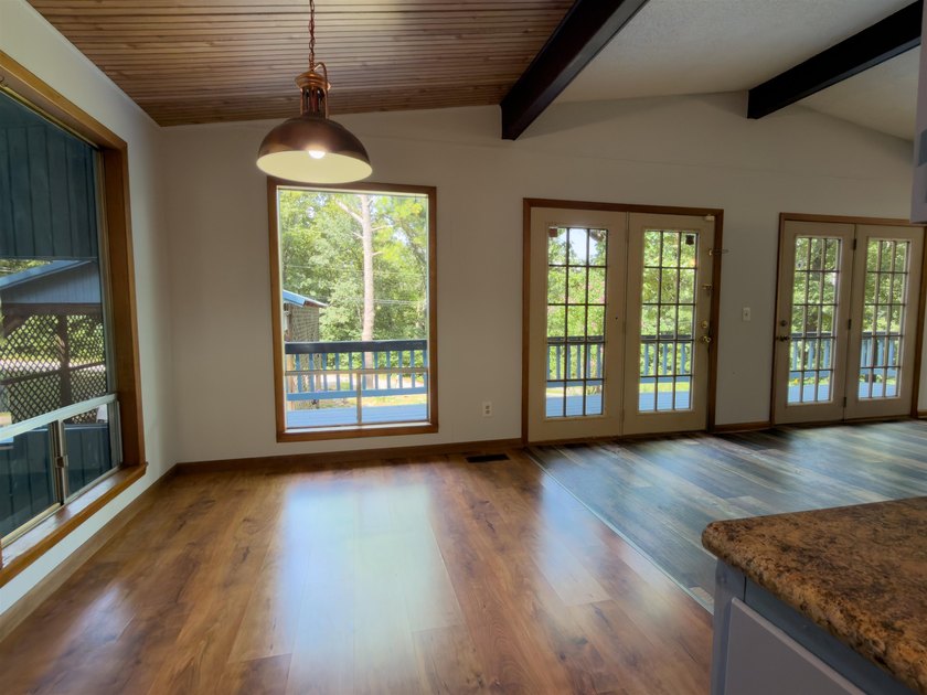 Here is your opportunity to own a charming 2-bedroom, 1-bath - photo 8